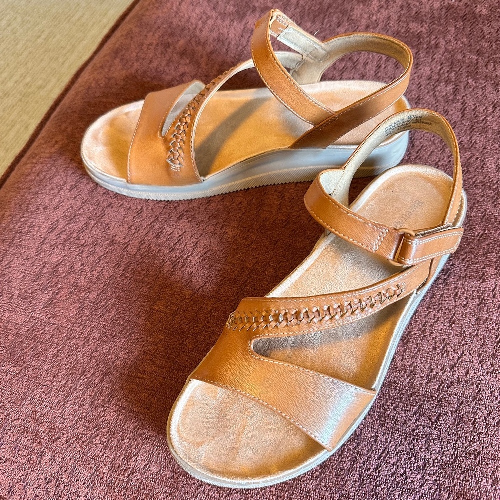 Baretraps "Frolick" Sandals Women's size 8.5M